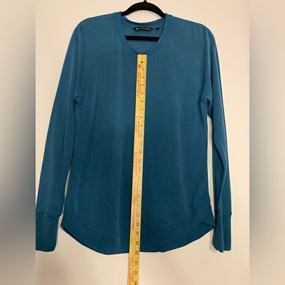 Athleta loose fitting Sweater - Picture 5 of 11